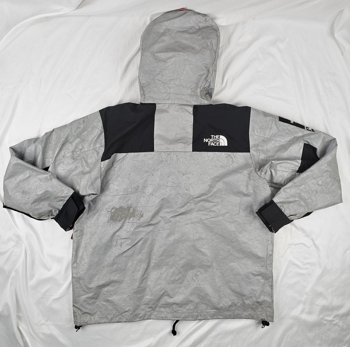 Supreme North Face MOUNTAIN PARKA REFLECTIVE SILVER BLACK 3M