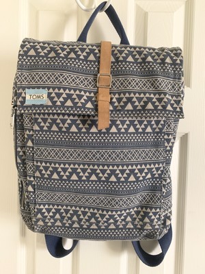 toms trekker backpack