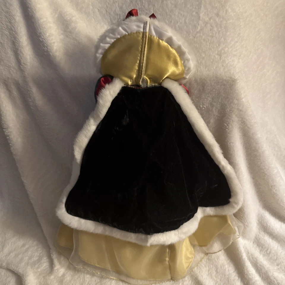 Disney Snow White Porcelain Doll Royal Holiday Edition 2003 - Image 3 of 4