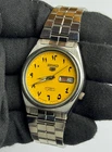 Vintage Seiko 5 Mens watch 7009 automatic Japan Day/date with Yellow diial