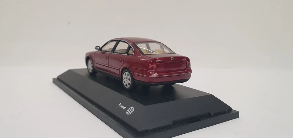 1/43 MUY RARO VW VOLKSWAGEN PASSAT B5 BERLINE V6 DISTRIBUIDOR SCHUCO SIN MINICHAMPS Foto 3 de 4