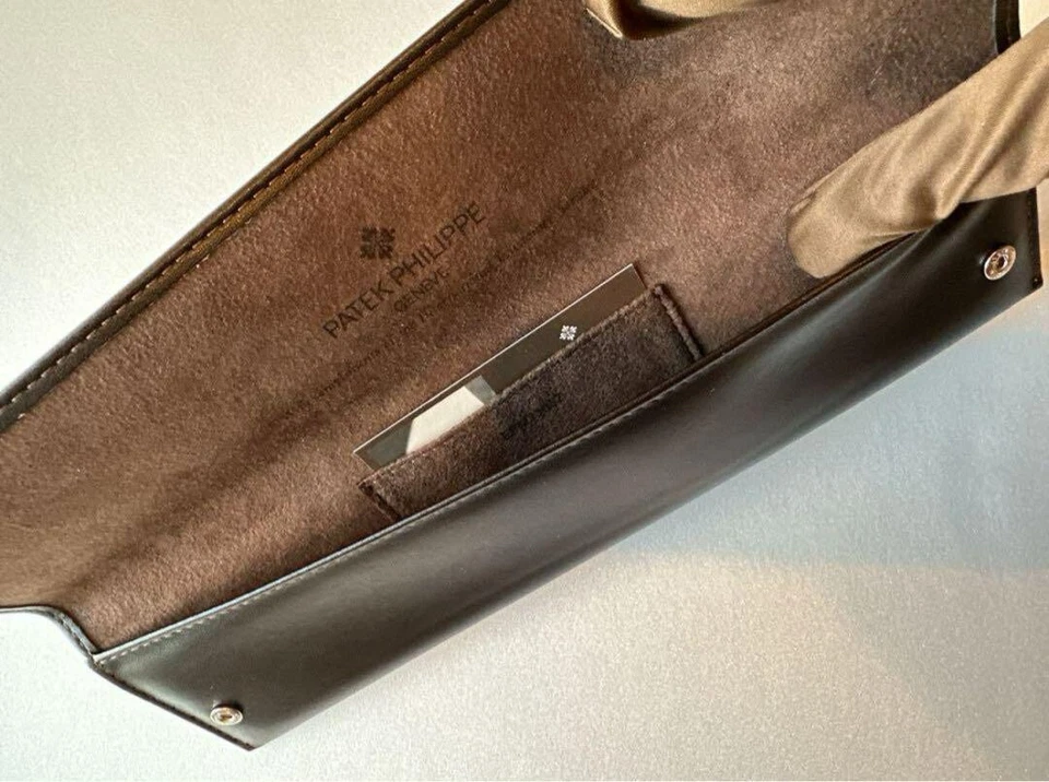 Auténtico estuche de viaje para reloj Patek Philippe de cuero marrón oscuro Foto 4 de 4