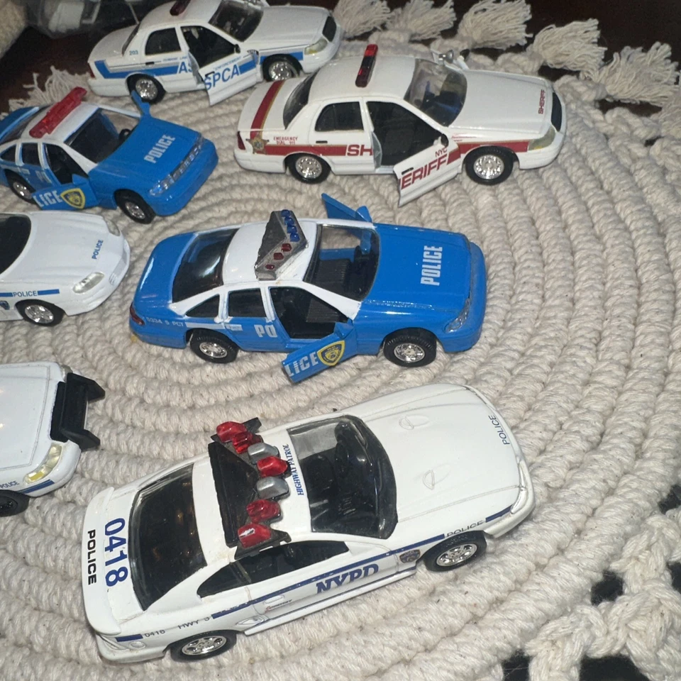 Raro NYPD Die Cast Raro Lote De 7 Coches Difíciles De Encontrar Sheriff ASPCA Azul Blanco De Colección Foto 3 de 4