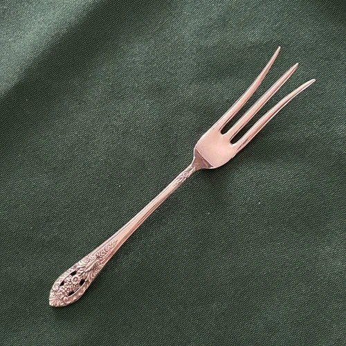 Sterling LEMON FORK 4-3/4", Fine Arts (International) "CROWN PRINCESS", MINT!