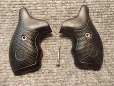 Custom Boot Grips for S W, Smith  Wesson J Frame Round Butt Black
