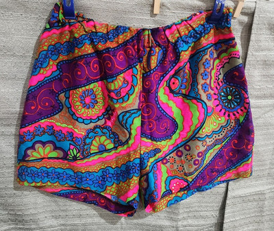 vtg 70s Mod Womens junior Shorts sz 11 Paisley Floral FLOWER POWER CHILD