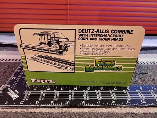 ERTL Gleaner R50 Combine 1/64 Diecast Replica Collectible - Picture 4 of 6