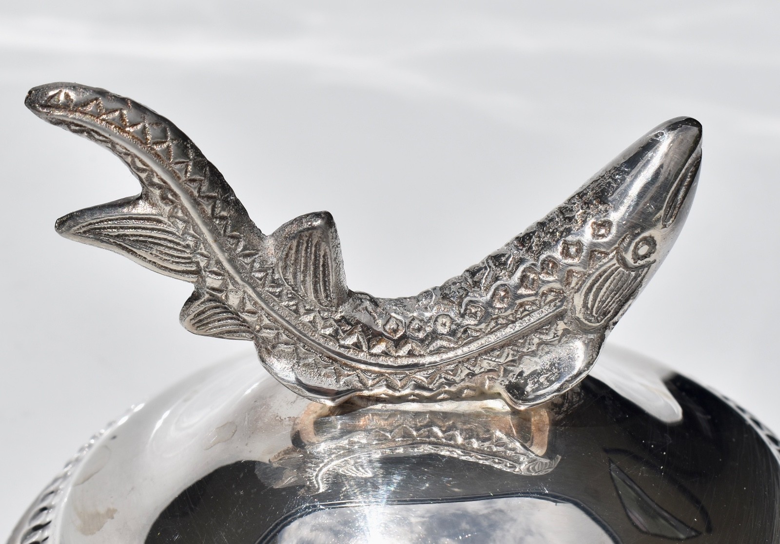 Vtg 4 Piece Silver Plate Caviar Serving Bowl With Glass Dish Insert, Fish Finial