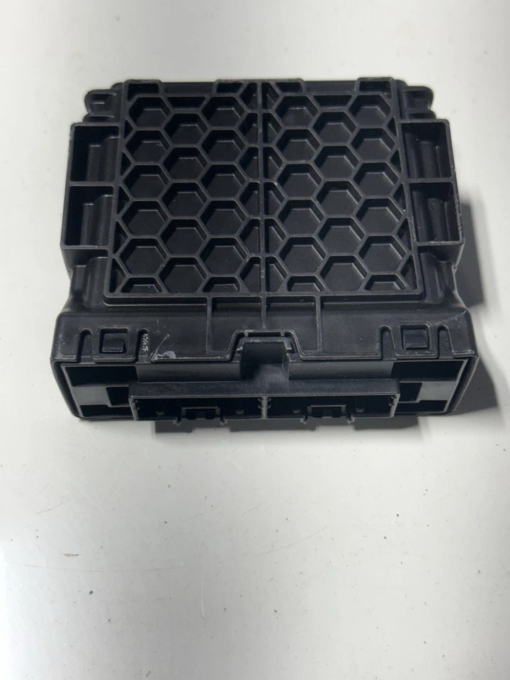 GMC ACADIA 2021 módulo de control de puerta de enlace de datos serie OEM 13548300 Foto 3 de 4