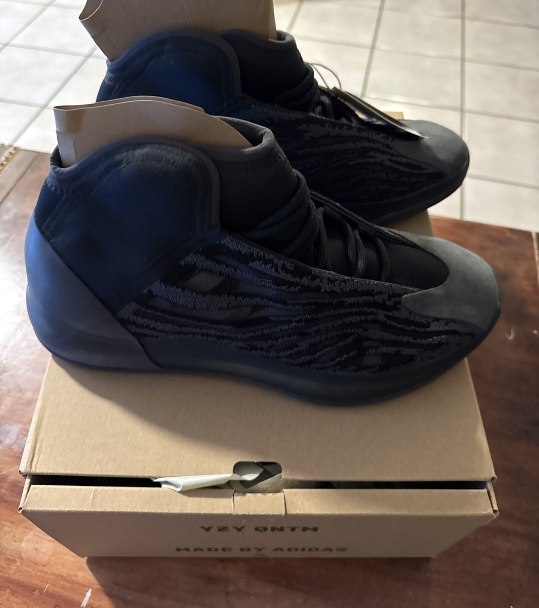 Size adidas Yeezy Quantum Onyx