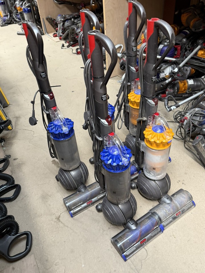 Dyson UP22 Light Ball Multi Floor Ball Upright Vacuum Cleaner Working