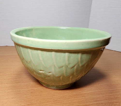 Vintage McCoy Seafoam Green Fish Scale Pattern 7 1/8" Mixing Bowl