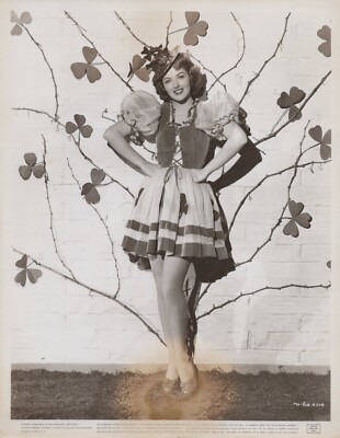 Martha Vickers (1950s) Cheesecake Beautiful Legs Original Movie Photo K59