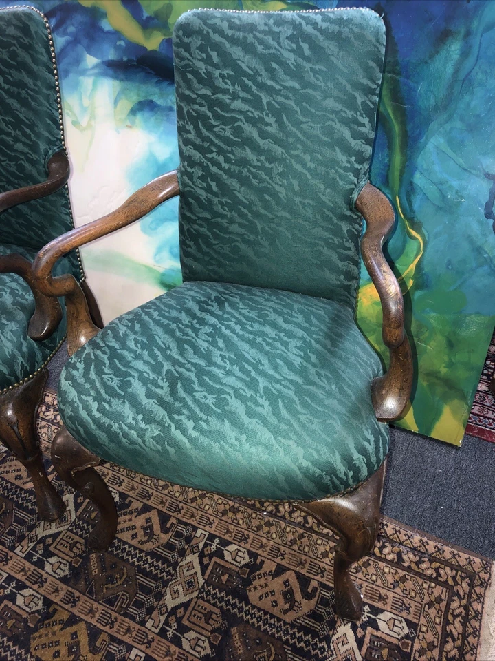 Par de sillones estilo reina Ana caoba maciza  Foto 2 de 4