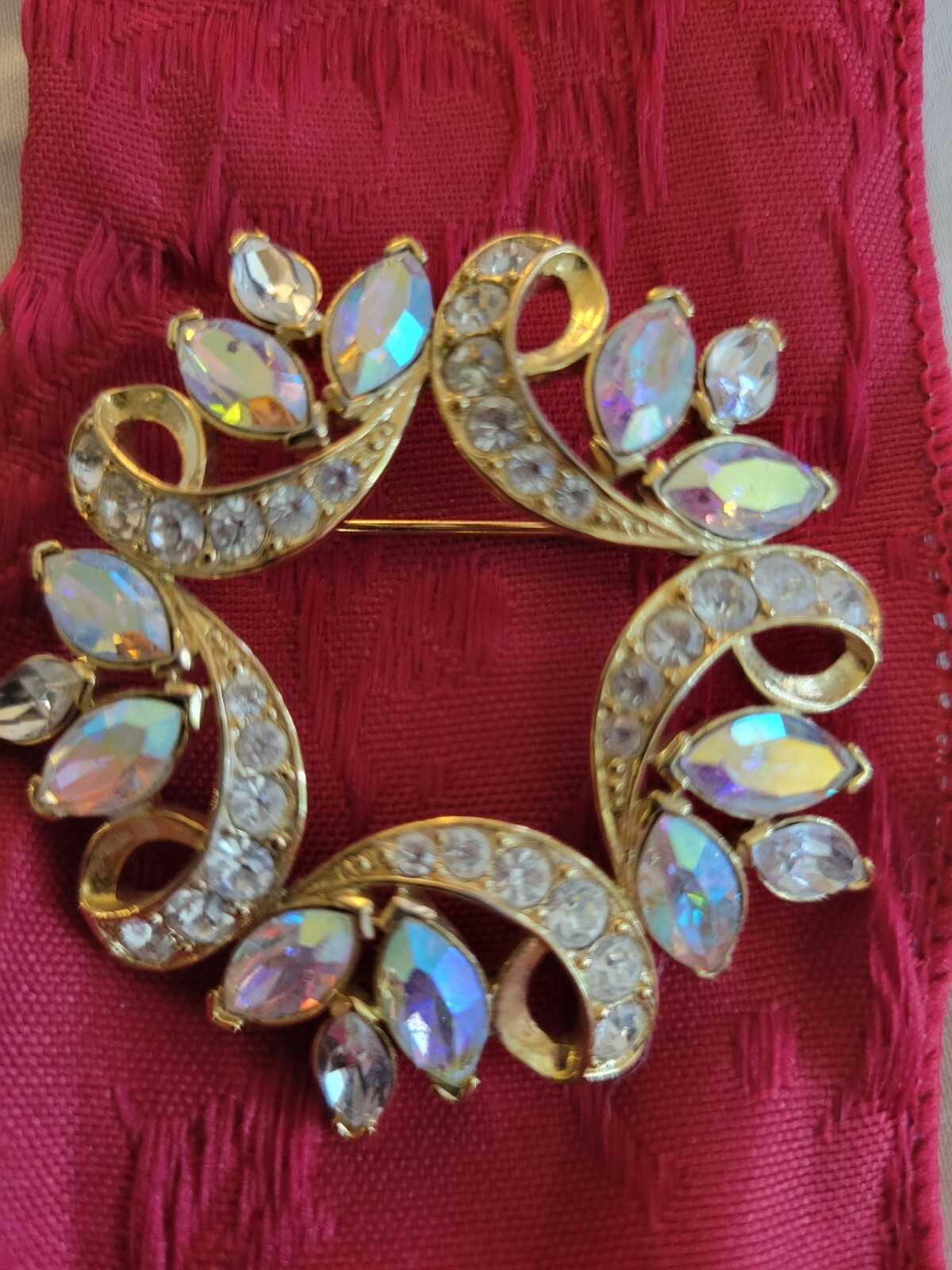Gorgeous Trifari Crown Rhinestone Brooch 60 s 70 s Gem gorgeous-trifari-crown-rhinestone-brooch-60-s-70-s-gem