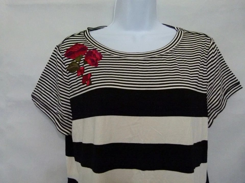 Vestido para mujer Calvin Klein negro/blanco a rayas bordado floral talla L Foto 4 de 4