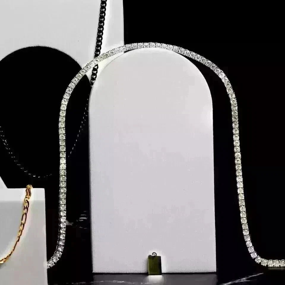 Collar de tenis para hombre de diamantes de corte redondo de 15 quilates enchapado en oro blanco de 14 k Foto 3 de 4