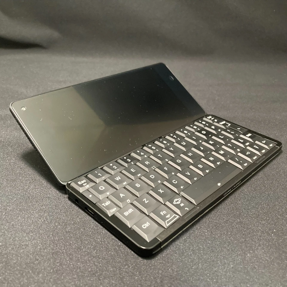 Planet Computers Cosmo Communicator Keyboard Android 9.0 6inch Used In-stock - Image 3 of 4