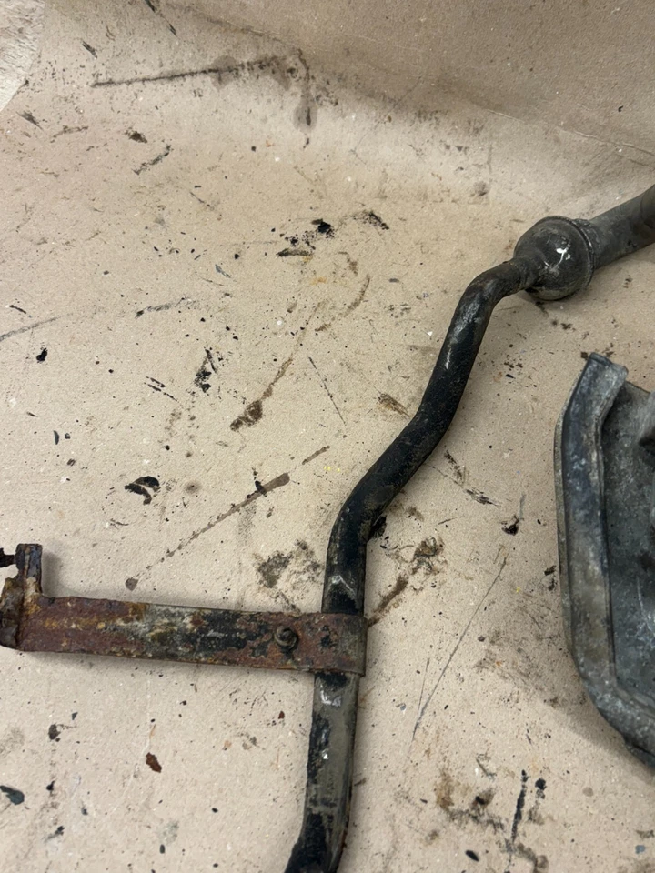 88 91 93 94 1987 Ford F150 F250 Bronco 4.9 300 emisiones aire smog bomba soporte Foto 3 de 4