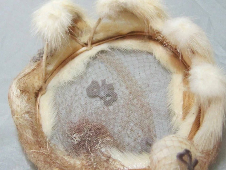 Sombrero de mujer vintage años 50 visón anillo blanco halo pastillero red necesita reparación Foto 4 de 4