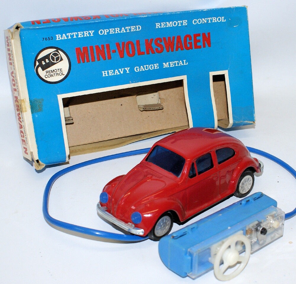 Vintage Battery Op Remote Control Tin VW VOLKSWAGEN Beetle, Bandai