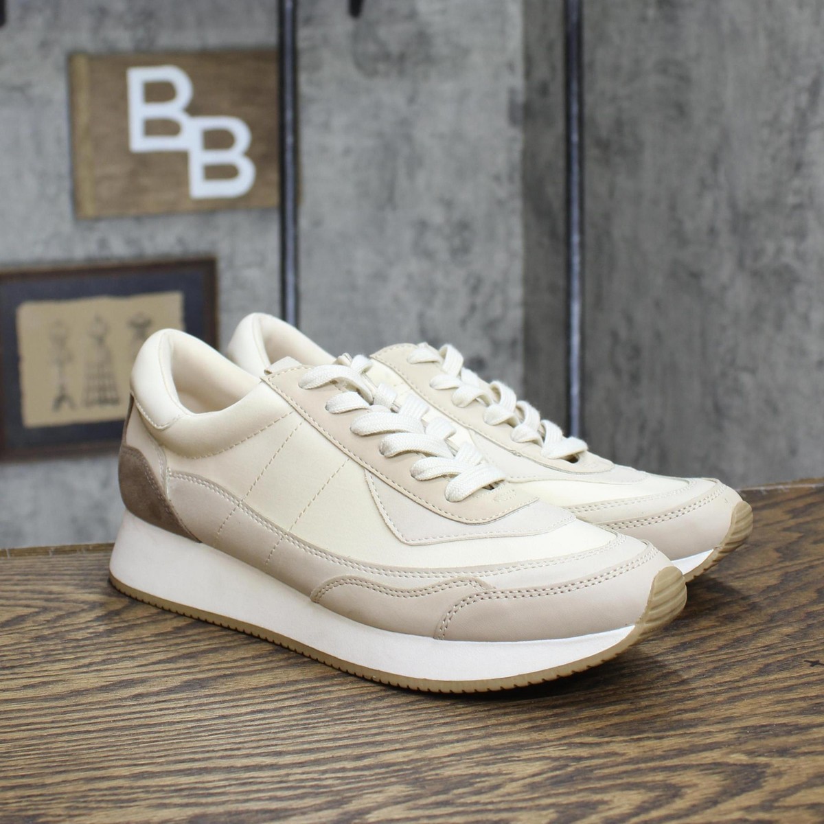 universal Thread Courtney Sneakers with Memory Foam Insole Light