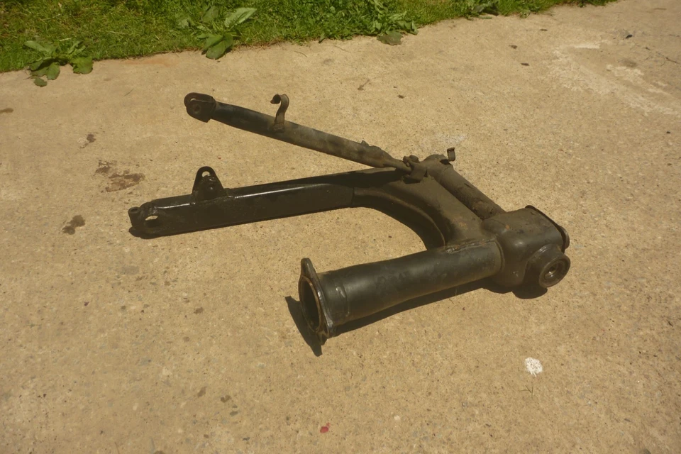 1980 Honda CB900C Rear Swing Arm, Frame & Driveshaft Foto 4 de 4
