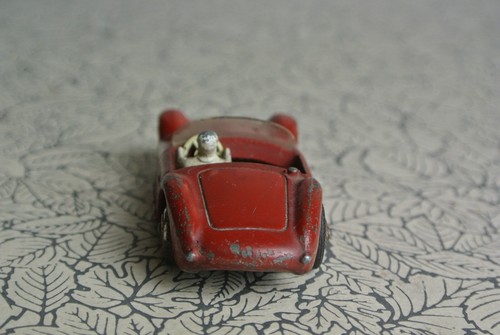 Dinky Toys Maserati w Driver Red #22A France Meccano Original 1958 - Picture 9 of 12