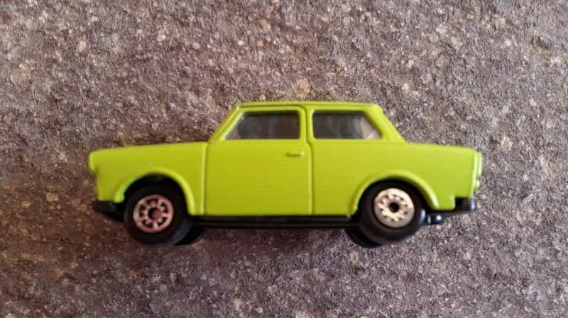 TRABANT 601 METALL MODELL BAUER - VERDE PISELLO - N° 52124 - SCALA 1/43 VINTAGE - Immagine 2 di 4