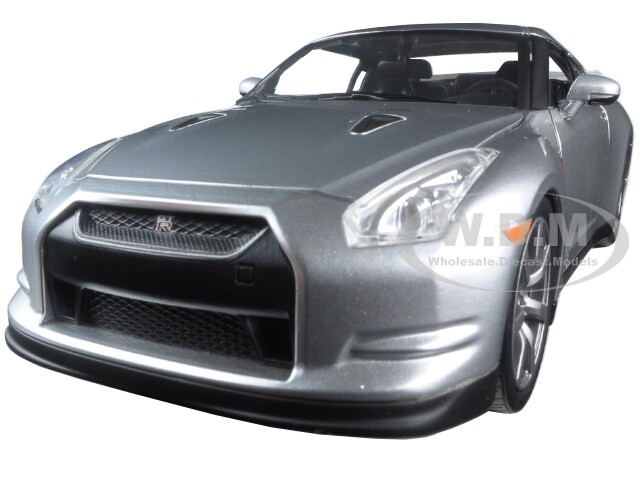 BRIAN'S NISSAN GT-R (R35) SILVER BRIAN'S NISSAN GT-R (R35) SILVER