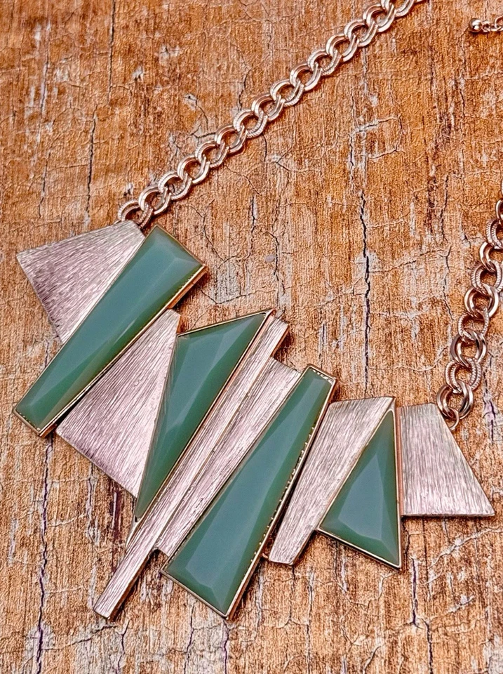 De Colección Collar Estilo Art Deco Francés Celadón Tono Dorado Acrílico Piedra Gemas Gótico Foto 2 de 2