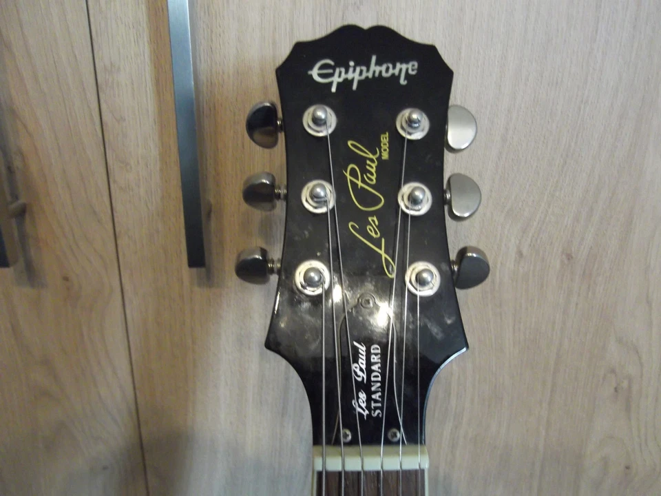 Epiphone Les Paul Standard, photo 2 of 5