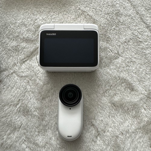 Excellent Condition Insta360 Go 3S Action Camera 128GB - Ultimate Bundle - Picture 9 of 10