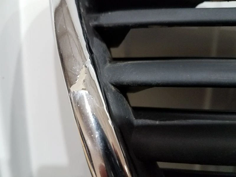 Conjunto de parrilla superior Audi A6 1995-98 - cromo/negro Foto 2 de 4