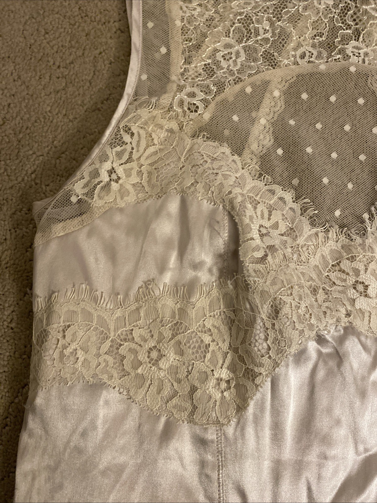 BEBE IVORY LACE SILK BLEND MOCK NECK TANK TOP SIZE XS