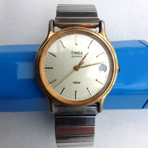 Vintage Timex LA Cell Mens Quartz Wristwatch Water Resistant Date