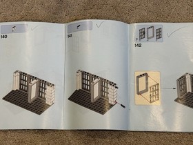 LEGO City Police Station 60141 Complete Set 894 Pieces Box Instructions