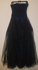 BCBGMAXAZRIA Strapless Embroidered Lace Evening Gown Tulle Navy and black Sz 8