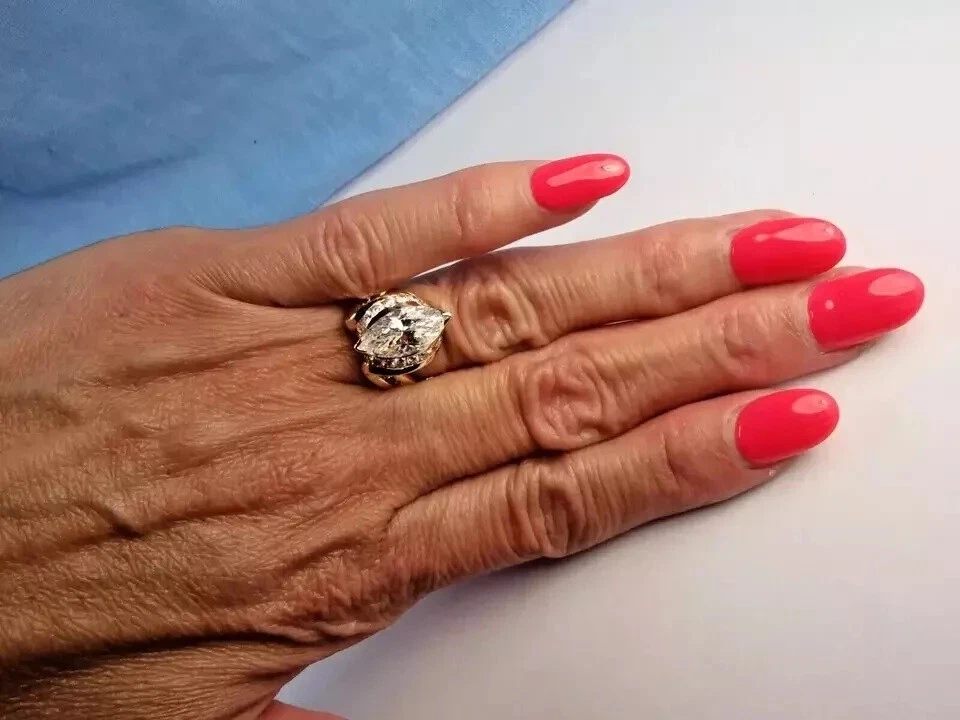 Alianza para mujer de diamantes de corte marquesa de 2 quilates con acabado de oro amarillo de 14 quilates Foto 4 de 4