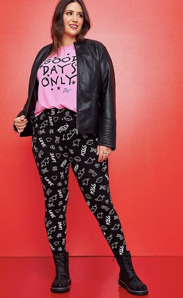 betsey johnson skull leggings