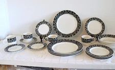 ONEIDA SHADOW MAJESTICWARE STONEWARE CHINA 16 Pcs 4 Pc Place Set Service for 4