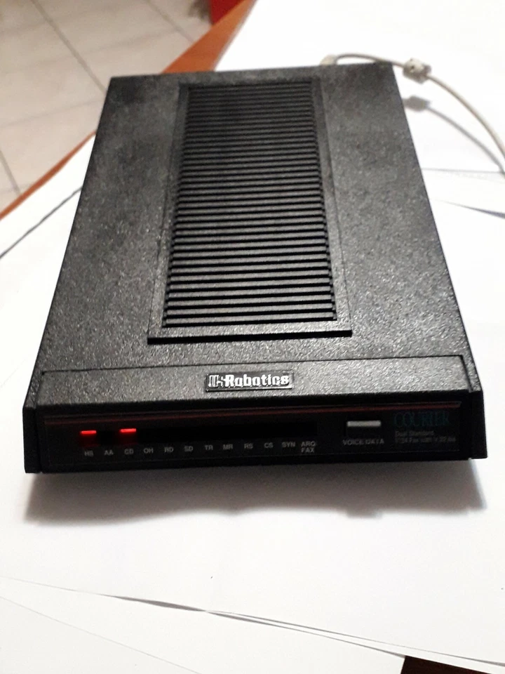  US Robotics 3453B Corriere 56K Business MODEM COMPUTER come nuovo - Immagine 2 di 4