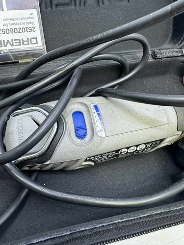 Dremel 3000 130W 10000-33000RPM Rotary Mult Tool Kit - Used - Picture 3 of 9