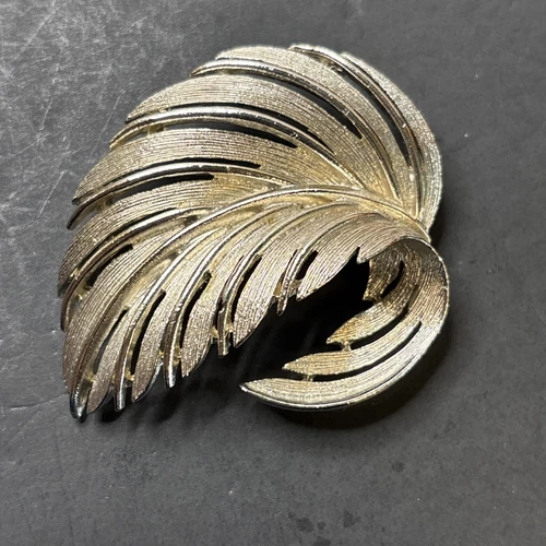 Vintage Signed Lisner Silver Tone Leaf Feather Brooch Pin Statement Nature
