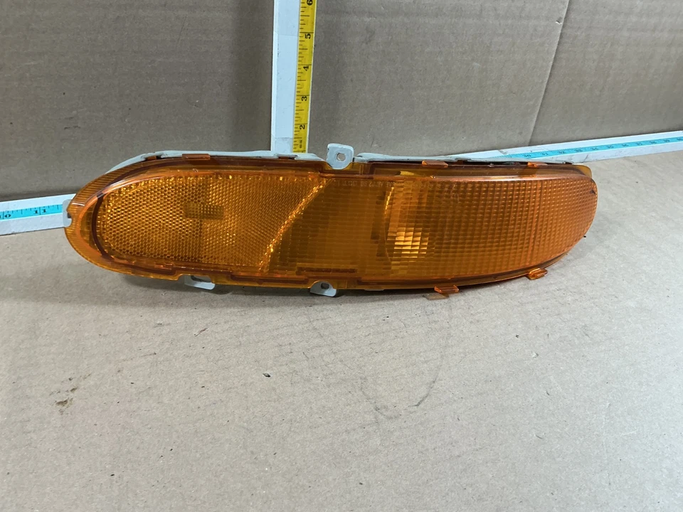 Luz de señalización de giro delantera izquierda del lado del conductor Ford Probe 1993-1997 2BE937643 Foto 2 de 4