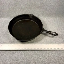 Vintage Lodge #8 Cast Iron Skillet 3 Notch Bottom Heat Ring Frying Pan 10.5" USA