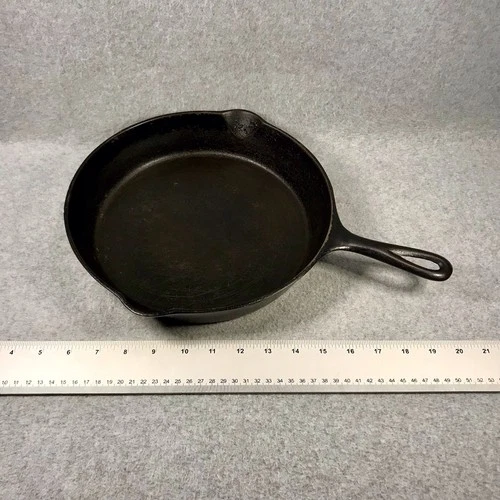 Vintage Lodge #8 Cast Iron Skillet 3 Notch Bottom Heat Ring Frying Pan 10.5" USA