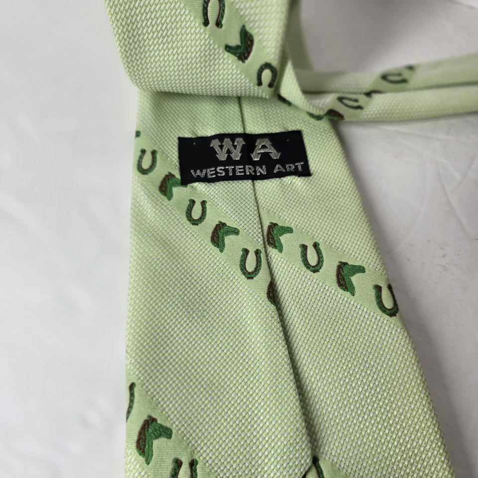 Corbata de Colección Arte Occidental Caballos Herraduras Vaquero Verde Lima 4" X 55" Corbata de Cuello Foto 3 de 4