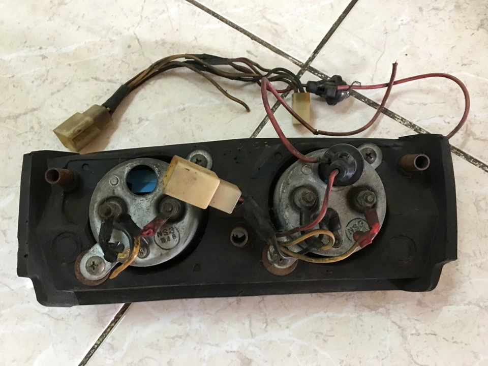 Cuadro medidor de combustible y temperatura JDM Honda Civic 1200 SB1 1973-1979 (usado) Foto 4 de 4