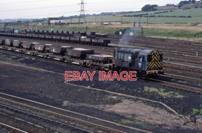 FOTO KLASSE 08 RANGIERLOK 08306 IN HEALEY MILLS YARDS RANGIERT EINEN SCHOTTERZUG W